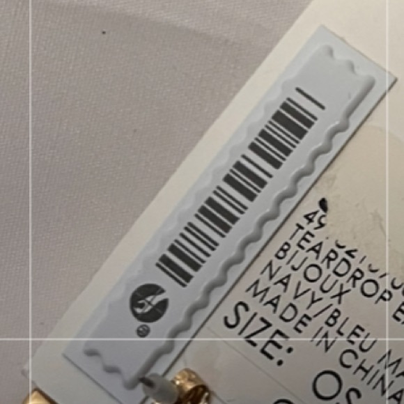 Club Monaco Tear Drop Earings New on the Card!! - Picture 5 of 5